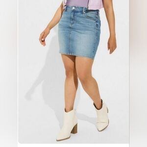 Torrid  vintage stretch denim mini skirt size 14